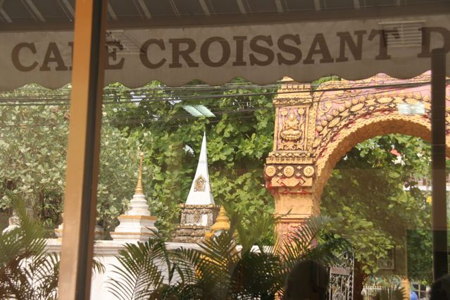 Vientiane cafe &amp; temple